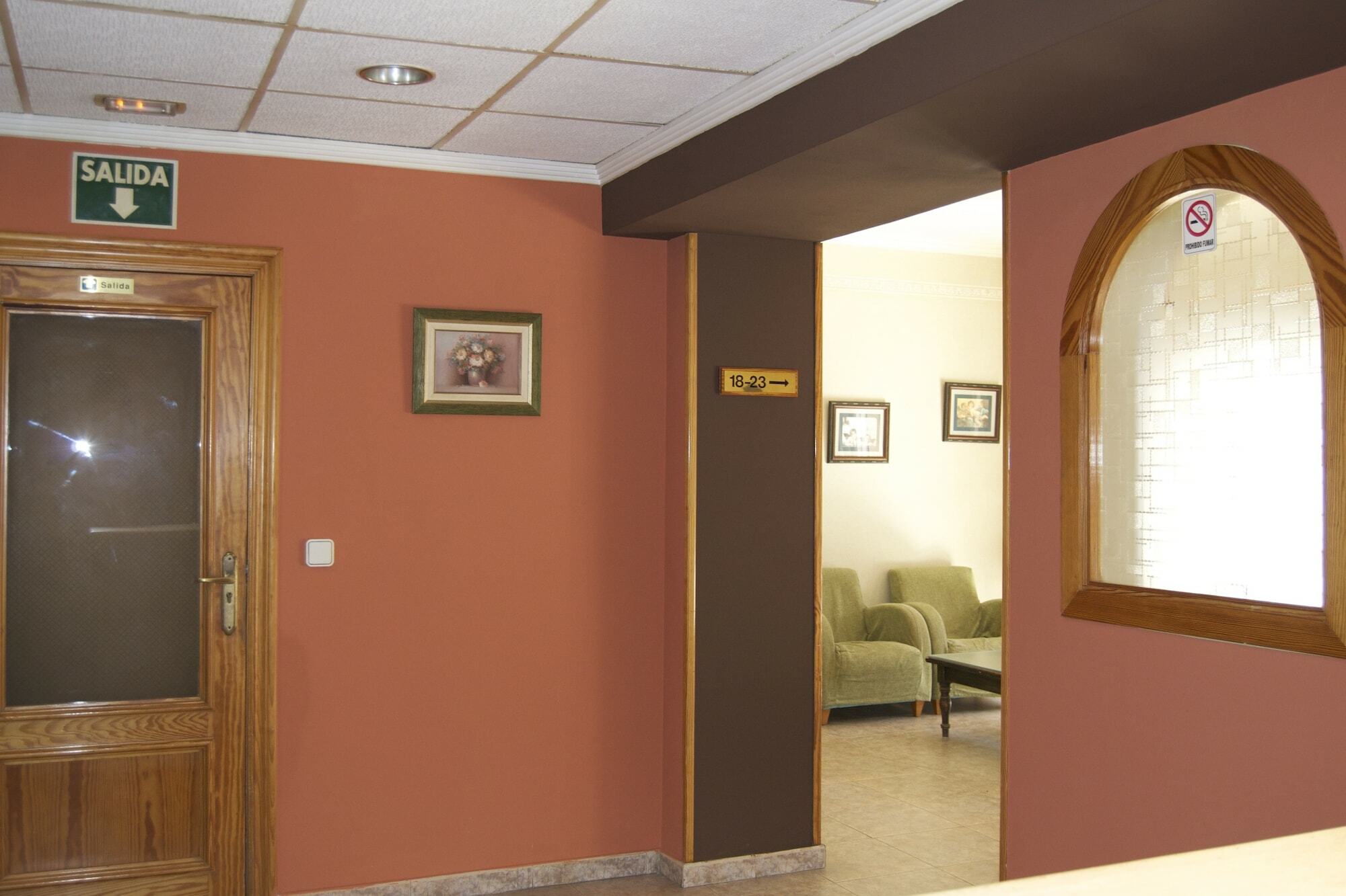 Hostal Rey Teodomiro Orihuela Exterior foto